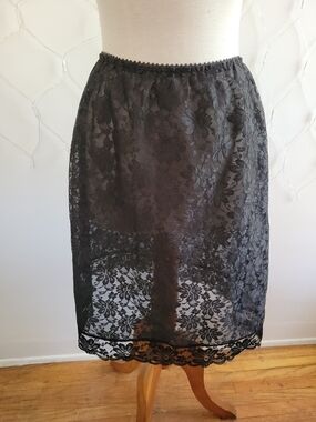 Vintage Black Lace Slip by Deena • Tagged Medium